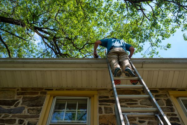 Industrial Gutter Cleaning in Layton